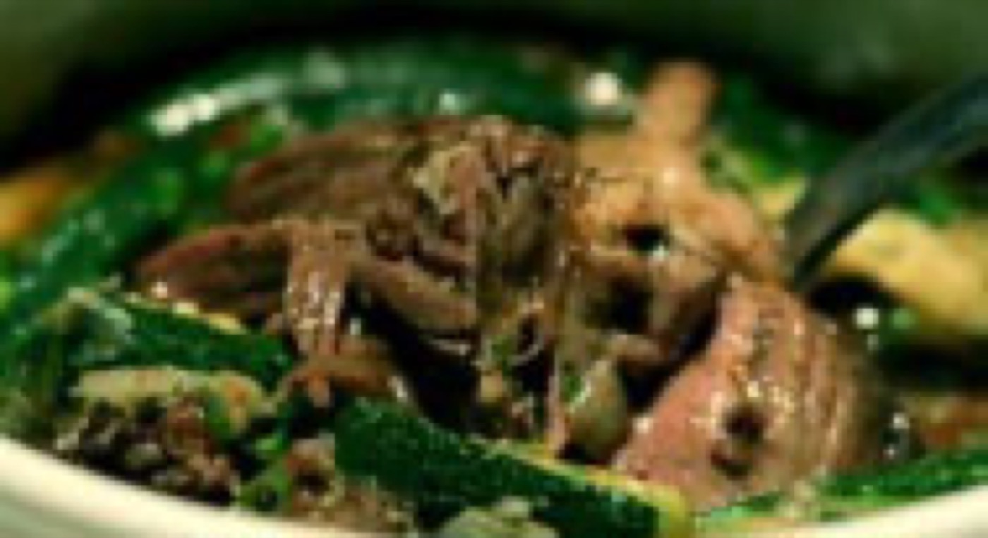 Stufat de miel cu ceapă verde